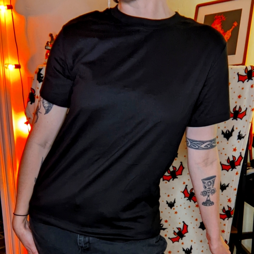 Black Tee